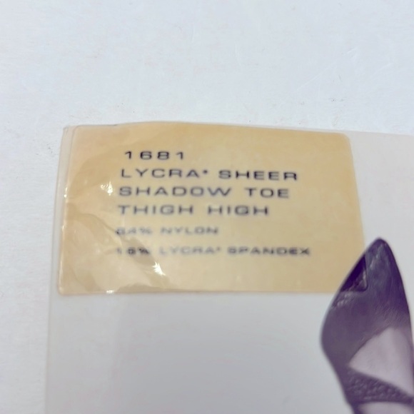 Pair of Bloomingdale’s silk sensation sheer thigh high stockings Size C NOS - Picture 5 of 6